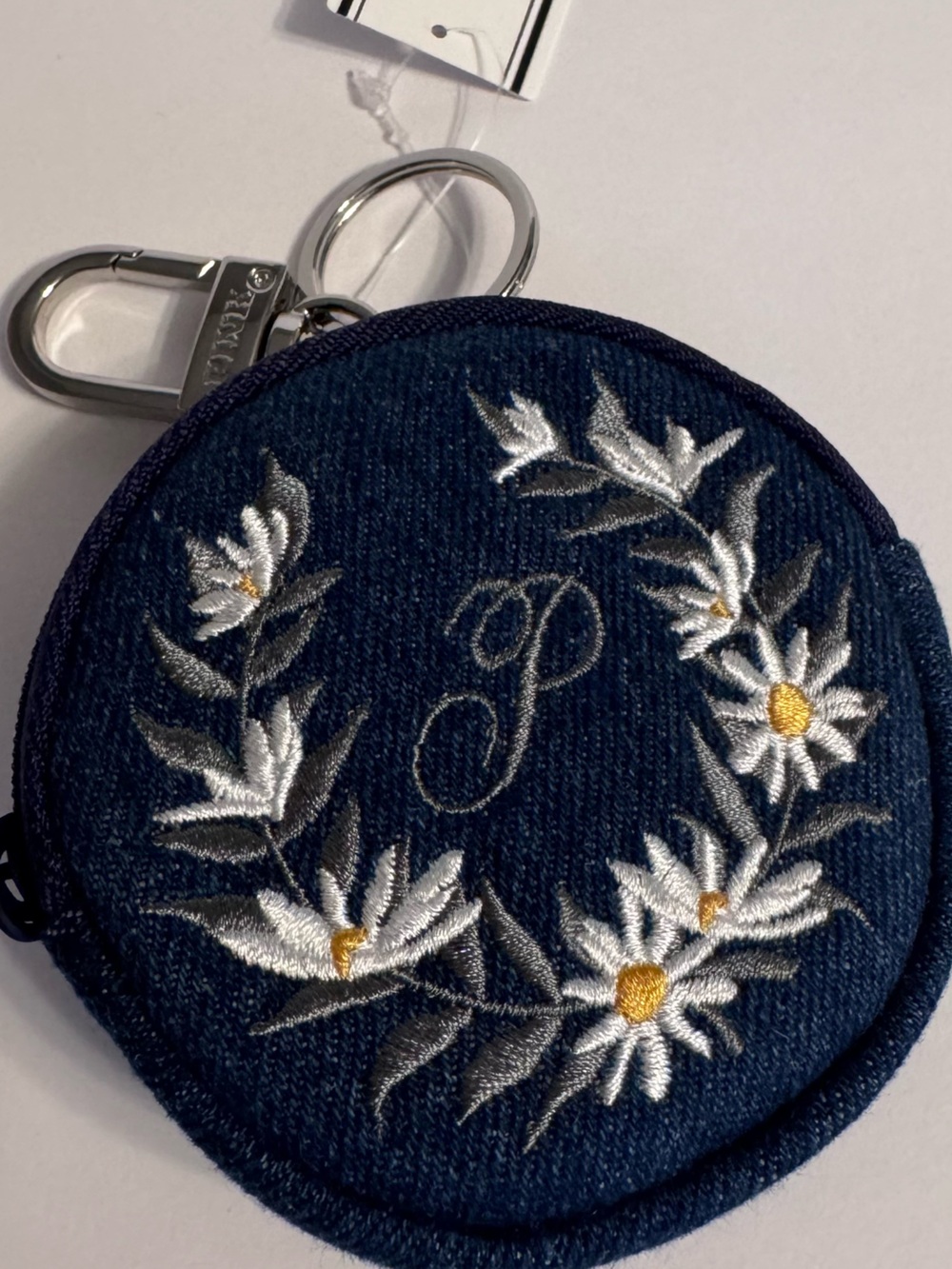 PINK Victoria's Secret Navy Embroidered Daisy Coin Pouch Keychain NWT - Picture 2 of 4